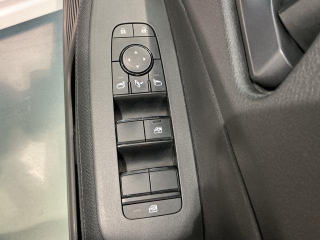 ノート Ｓ　スマキー　アラウンドモニタ　車線逸脱警報装置　電格ミラー　横滑り防止機能　　ＥＴＣ車載器　ＬＥＤライト　イモビライザー　Ｂカメ　メモリーナビ　ナビＴＶ付き　リモコンキー　ＡＢＳ　オートライト（35枚目）