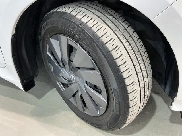 ノート Ｓ　スマキー　アラウンドモニタ　車線逸脱警報装置　電格ミラー　横滑り防止機能　　ＥＴＣ車載器　ＬＥＤライト　イモビライザー　Ｂカメ　メモリーナビ　ナビＴＶ付き　リモコンキー　ＡＢＳ　オートライト（45枚目）