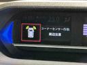専用のエンジンクリーナーで全体に噴霧し汚れを浮かします。ボンネット裏などの汚れを中心にブラシがけを行い、洗浄しエアブローで仕上げております。