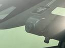 プレミアム　衝突軽減システム　シートＨ　ＥＴＣ車載器　車線逸脱警報　スマ－トキ－　Ｂカメラ　アルミホイール　パーキングセンサー　キーフリーシステム　アイドリングストップ機能　ドラレコ　ナビ＆ＴＶ（49枚目）