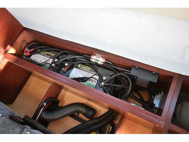 ナッツRV ラディッシュ ツインサブ 350Wインバーター シンク 冷蔵庫 架装部TV サイドオーニング 走行充電 外部充電 外部電源 社外15インチアルミ 社外メモリーナビ フルセグ バックカメラ ETC 網戸2枚(51枚目)