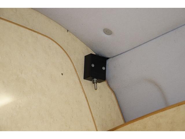 ノースライフ 大地ヤマト サブバッテリー FFヒーター 1500Wインバーター 電子レンジ シンク 架装部TV ルーフベント 走行充電 外部充電 社外SDナビ フルセグ バックカメラ ETC キーレス 4WD 寒冷地仕様(41枚目)