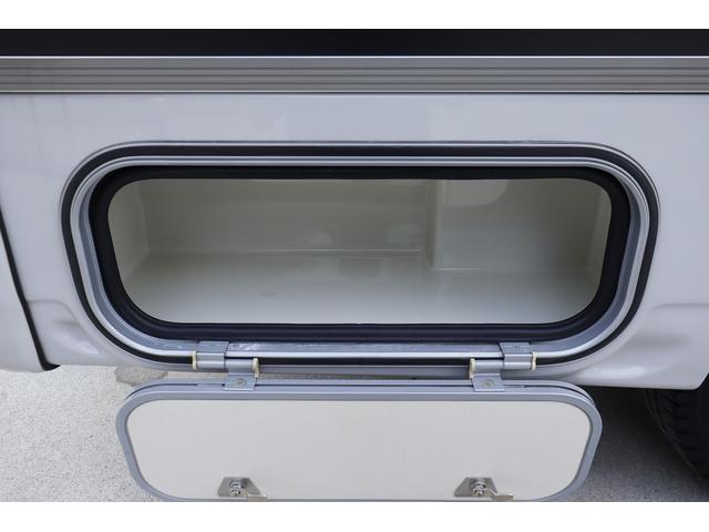 ナッツＲＶ　クレソンジャーニー　トリプルサブ　ＦＦヒーター　冷蔵庫　電子レンジ　家庭用エアコン　マックスファン　オーニング　電圧計　走行充電　外部充電(50枚目)
