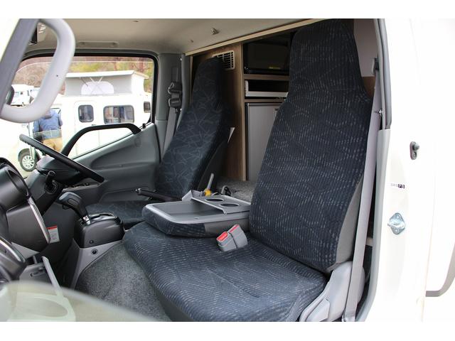 カムロード キャンパー厚木 パピーフルハウス トリプルサブ 1500wインバーター ソーラーパネル FFヒーター 家庭用エアコンマックスファン 社外スタビ 冷蔵庫 シンク 電子レンジ 車両総重量3580kg(13枚目)