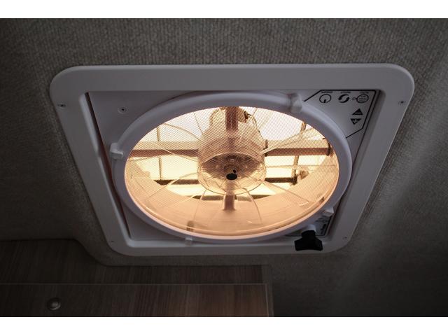 カムロード キャンパー厚木 パピーフルハウス トリプルサブ 1500wインバーター ソーラーパネル FFヒーター 家庭用エアコンマックスファン 社外スタビ 冷蔵庫 シンク 電子レンジ 車両総重量3580kg(29枚目)