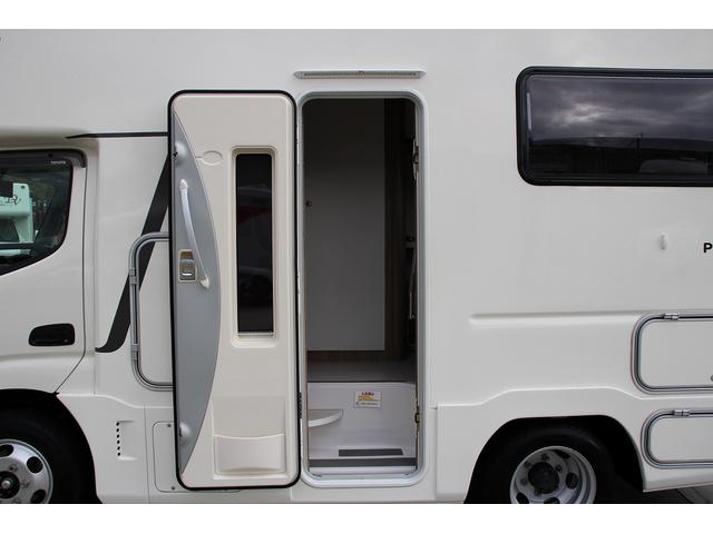 カムロード キャンパー厚木 パピーフルハウス トリプルサブ 1500wインバーター ソーラーパネル FFヒーター 家庭用エアコンマックスファン 社外スタビ 冷蔵庫 シンク 電子レンジ 車両総重量3580kg(31枚目)