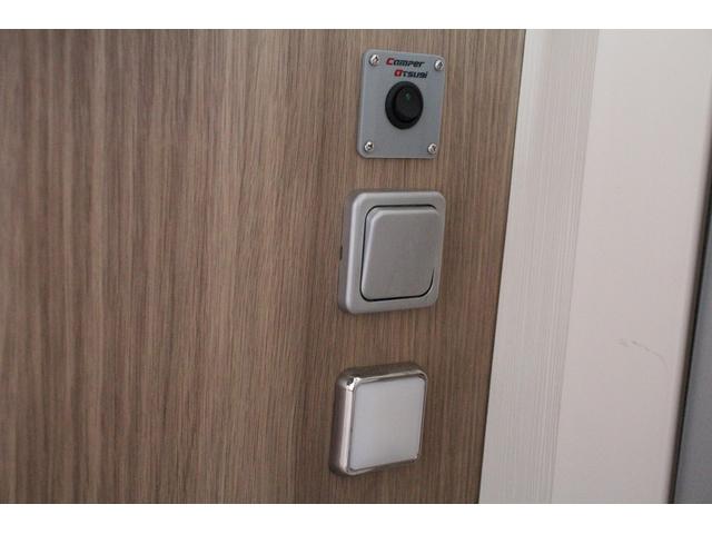 カムロード キャンパー厚木 パピーフルハウス トリプルサブ 1500wインバーター ソーラーパネル FFヒーター 家庭用エアコンマックスファン 社外スタビ 冷蔵庫 シンク 電子レンジ 車両総重量3580kg(40枚目)