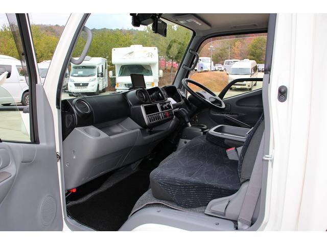 カムロード キャンパー厚木 パピーフルハウス トリプルサブ 1500wインバーター ソーラーパネル FFヒーター 家庭用エアコンマックスファン 社外スタビ 冷蔵庫 シンク 電子レンジ 車両総重量3580kg(44枚目)