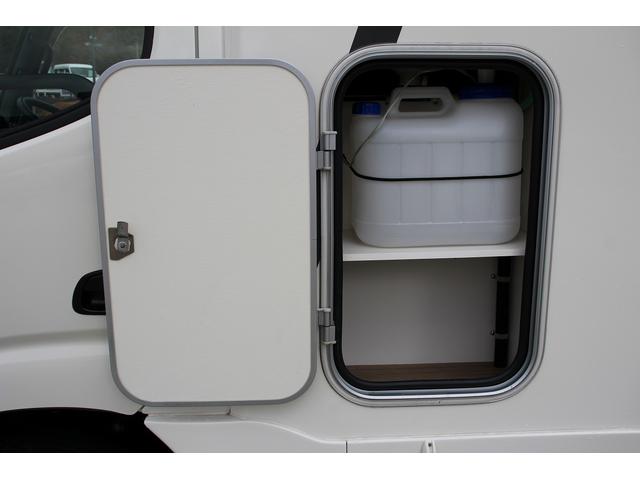 カムロード キャンパー厚木 パピーフルハウス トリプルサブ 1500wインバーター ソーラーパネル FFヒーター 家庭用エアコンマックスファン 社外スタビ 冷蔵庫 シンク 電子レンジ 車両総重量3580kg(47枚目)