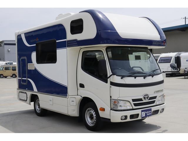 カムロード 東和モータース　ズィーベン　７名乗車　ＦＦヒーター　冷蔵庫　電子レンジ　ＴＶ　トリプルサブバッテリー　１５００Ｗインバーター　家庭用エアコン　サイドオーニング　シンク兼用アウターシャワー　マルチルーム　テーブル　キャブコン（18枚目）