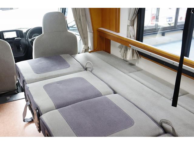ライトエーストラック ＡＺ－ＭＡＸ　エムホルーヴァ　４名乗車　ポップアップルーフ　ＦＦヒーター　ＴＶ冷蔵庫　ツインサブバッテリー　５００Ｗインバーター　サイドオーニング　ＳＤナビ（12枚目）