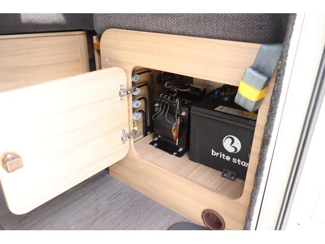 デュカト アドリア　マトリックスアクセス５９０ＳＰ　ツインサブ　ルーフエアコン　ＦＦヒーター　温水ボイラー　シャワー　トイレ　シンク　３口コンロ　冷凍冷蔵庫　電子レンジ　サイドオーニング　ＴＶアーム　ナビ切替　ナビ　アラウンドビューモニター　ＥＴＣ（52枚目）