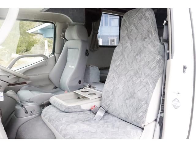 カムロード ナッツＲＶ　クレソンボーダーＥＤ　ディーゼル　４ＷＤ　ＦＦヒーター　冷蔵庫　リチウム２００Ａｈ　ソーラーパネル２枚　マックスファン　ＴＶ　１５００Ｗインバーター　ルーフエアコン　リヤクーラー　レカロシート　ナビ　キャンピングカー（12枚目）