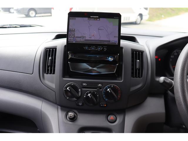 ＮＶ２００バネットバン ＡｔｏＺ　アルファ　６名乗車　サブバッテリー　走行充電　外部充電　冷蔵庫　ＦＦヒーター　１５００Ｗインバーター　マックスファン　給排水ポリタンク　シンク　サイバーナビ　前後ドラレコ　社外ショック　キャンピングカー（22枚目）