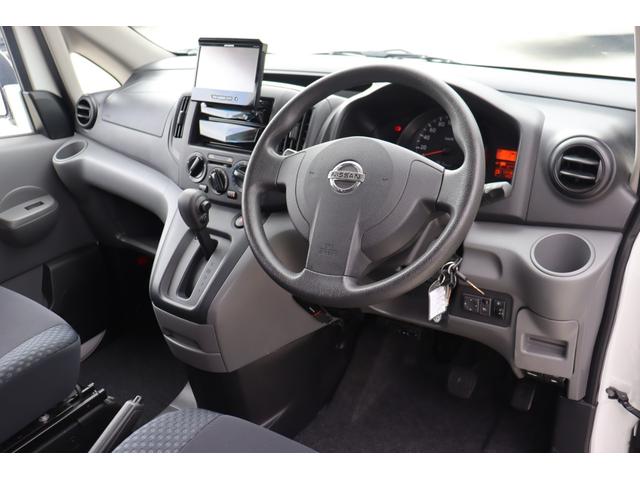 ＮＶ２００バネットバン ＡｔｏＺ　アルファ　６名乗車　サブバッテリー　走行充電　外部充電　冷蔵庫　ＦＦヒーター　１５００Ｗインバーター　マックスファン　給排水ポリタンク　シンク　サイバーナビ　前後ドラレコ　社外ショック　キャンピングカー（27枚目）