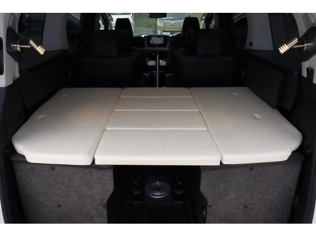アルファード ２．５Ｓ　Ｃパッケージ　グランドモーター　ジュエル　４名乗車　サブバッテリー　ソーラーパネル　外部充電　３５０Ｗインバーター　ＦＦヒーター　電圧計　３ナンバー　ナビ　ＪＢＬ　キャンピングカー　テーブル　両側パワースライドドア　パワーバックドア（4枚目）