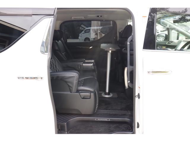 アルファード ２．５Ｓ　Ｃパッケージ　グランドモーター　ジュエル　４名乗車　サブバッテリー　ソーラーパネル　外部充電　３５０Ｗインバーター　ＦＦヒーター　電圧計　３ナンバー　ナビ　ＪＢＬ　キャンピングカー　テーブル　両側パワースライドドア　パワーバックドア（20枚目）