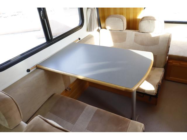 ボンゴトラック ＡｔｏＺ　アミティ　７名乗車　８ナンバー　ツインサブバッテリー　ウインドウエアコン　冷蔵庫　ＴＶ　１５００Ｗインバーター　電子レンジ　ダブルタイヤ　ミラーモニタードラレコ　ルーフベント　メインサブ切替　キャンピングカー（4枚目）