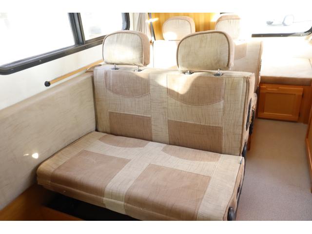 ボンゴトラック ＡｔｏＺ　アミティ　７名乗車　８ナンバー　ツインサブバッテリー　ウインドウエアコン　冷蔵庫　ＴＶ　１５００Ｗインバーター　電子レンジ　ダブルタイヤ　ミラーモニタードラレコ　ルーフベント　メインサブ切替　キャンピングカー（5枚目）