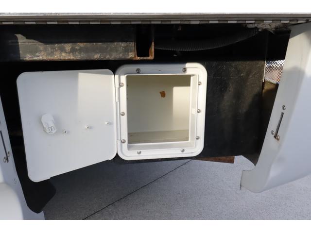 ボンゴトラック ＡｔｏＺ　アミティ　７名乗車　８ナンバー　ツインサブバッテリー　ウインドウエアコン　冷蔵庫　ＴＶ　１５００Ｗインバーター　電子レンジ　ダブルタイヤ　ミラーモニタードラレコ　ルーフベント　メインサブ切替　キャンピングカー（41枚目）