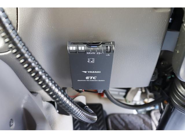 リエッセII マリナＲＶ　Ｌキャビン　１０名乗車　４サブバッテリー　ソーラー２枚　ＦＦヒーター　家庭用エアコン　２０００Ｗインバーター　サイドオーニング　冷蔵庫　マックスファン　電子レンジ　レカロシート　バックモニター　キャンピングカー（19枚目）