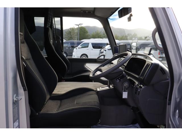 リエッセII マリナＲＶ　Ｌキャビン　１０名乗車　４サブバッテリー　ソーラー２枚　ＦＦヒーター　家庭用エアコン　２０００Ｗインバーター　サイドオーニング　冷蔵庫　マックスファン　電子レンジ　レカロシート　バックモニター　キャンピングカー（27枚目）