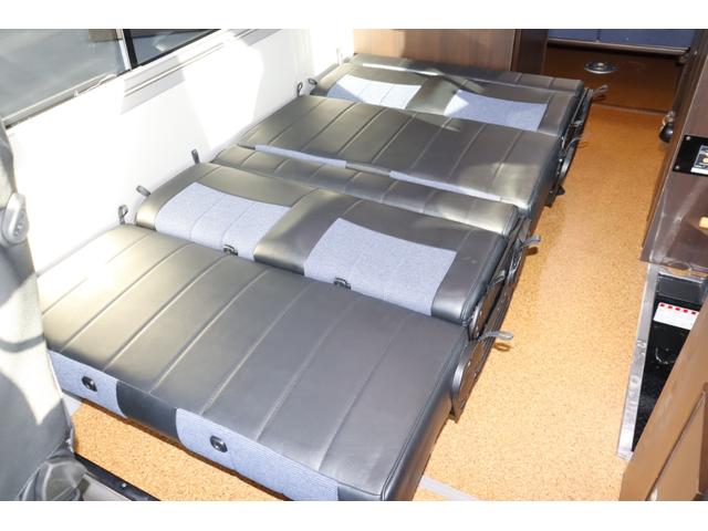 リエッセII マリナＲＶ　Ｌキャビン　１０名乗車　４サブバッテリー　ソーラー２枚　ＦＦヒーター　家庭用エアコン　２０００Ｗインバーター　サイドオーニング　冷蔵庫　マックスファン　電子レンジ　レカロシート　バックモニター　キャンピングカー（37枚目）