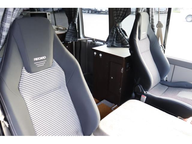 リエッセII マリナＲＶ　Ｌキャビン　１０名乗車　４サブバッテリー　ソーラー２枚　ＦＦヒーター　家庭用エアコン　２０００Ｗインバーター　サイドオーニング　冷蔵庫　マックスファン　電子レンジ　レカロシート　バックモニター　キャンピングカー（58枚目）