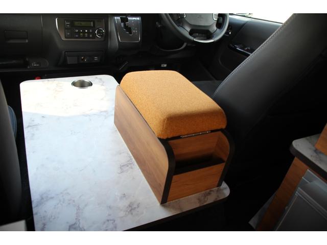 ハイエースバン キャンピングカー長野 スペースキャンパー 軽油 6名乗車 リチウム300Ah FFヒーター ウインドウエアコン ソーラーパネル 電子レンジ PIVOTクルコン 2000Wインバーター マックスファン メモリーナビ 冷蔵庫 防虫ネット TSS(18枚目)