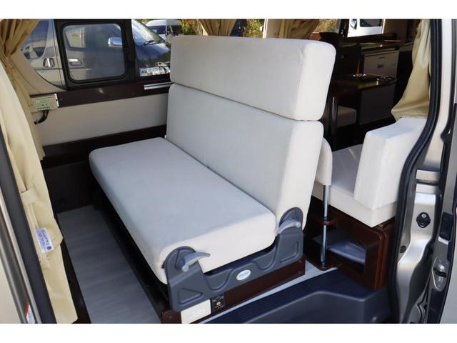 ハイエースバン FOCS アリゼ 9名乗車 ツインサブバッテリー ソーラーパネル FFヒーター 1500Wインバーター 冷蔵庫 マックスファン サイドオーニング フリップダウンモニター テーブル 走行充電 外部充電 キャンピングカー(5枚目)