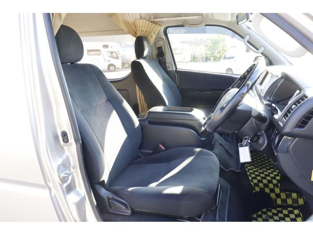 ハイエースバン FOCS アリゼ 9名乗車 ツインサブバッテリー ソーラーパネル FFヒーター 1500Wインバーター 冷蔵庫 マックスファン サイドオーニング フリップダウンモニター テーブル 走行充電 外部充電 キャンピングカー(11枚目)