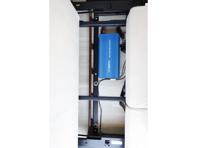 ハイエースバン FOCS アリゼ 9名乗車 ツインサブバッテリー ソーラーパネル FFヒーター 1500Wインバーター 冷蔵庫 マックスファン サイドオーニング フリップダウンモニター テーブル 走行充電 外部充電 キャンピングカー(35枚目)