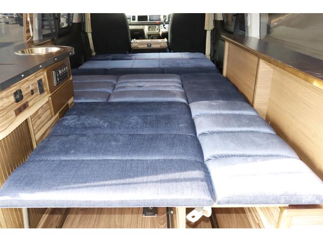 ハイエースバン ケイワークス　クラシックバン　ポップアップルーフ　６名乗車　８ナンバー　ソーラーパネル　サブバッテリー　１０００Ｗインバーター　走行充電　外部充電　ＦＦヒーター　シンク兼用アウターシャワー　キャンピングカー　バンコン（15枚目）