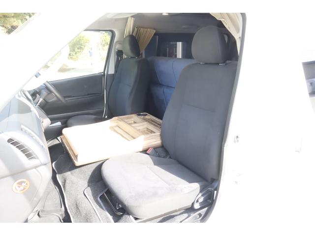 ハイエースバン ケイワークス　クラシックバン　ポップアップルーフ　６名乗車　８ナンバー　ソーラーパネル　サブバッテリー　１０００Ｗインバーター　走行充電　外部充電　ＦＦヒーター　シンク兼用アウターシャワー　キャンピングカー　バンコン（19枚目）