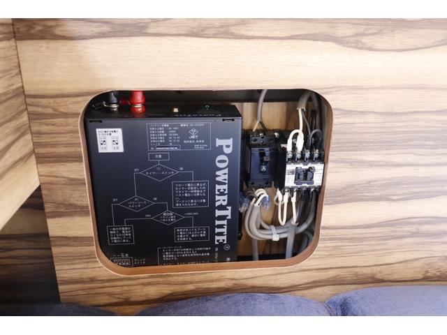 ハイエースバン ケイワークス　クラシックバン　ポップアップルーフ　６名乗車　８ナンバー　ソーラーパネル　サブバッテリー　１０００Ｗインバーター　走行充電　外部充電　ＦＦヒーター　シンク兼用アウターシャワー　キャンピングカー　バンコン（60枚目）