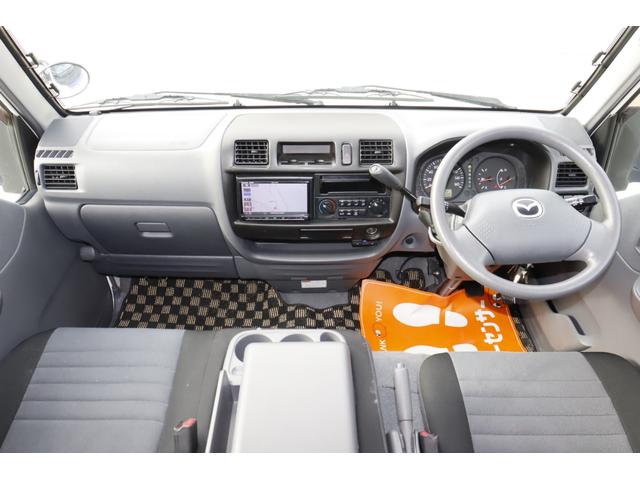 ボンゴトラック キャンパーアシスト　ジョクト　６名乗車　ＦＦヒーター　家庭用エアコン　ソーラーパネル　電子レンジ　マックスファン　１５００Ｗインバーター　ポータブル発電機　サイドオーニング　リチウム＆鉛バッテリー　キャンピングカー　キャブコン（13枚目）