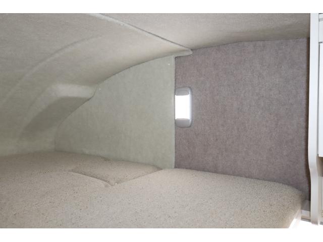 ボンゴトラック キャンパーアシスト　ジョクト　６名乗車　ＦＦヒーター　家庭用エアコン　ソーラーパネル　電子レンジ　マックスファン　１５００Ｗインバーター　ポータブル発電機　サイドオーニング　リチウム＆鉛バッテリー　キャンピングカー　キャブコン（32枚目）