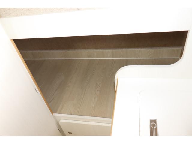 ボンゴトラック キャンパーアシスト　ジョクト　６名乗車　ＦＦヒーター　家庭用エアコン　ソーラーパネル　電子レンジ　マックスファン　１５００Ｗインバーター　ポータブル発電機　サイドオーニング　リチウム＆鉛バッテリー　キャンピングカー　キャブコン（33枚目）