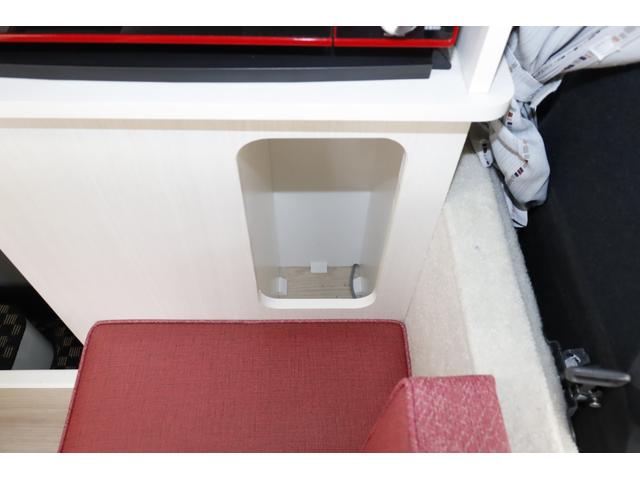 ボンゴトラック キャンパーアシスト　ジョクト　６名乗車　ＦＦヒーター　家庭用エアコン　ソーラーパネル　電子レンジ　マックスファン　１５００Ｗインバーター　ポータブル発電機　サイドオーニング　リチウム＆鉛バッテリー　キャンピングカー　キャブコン（36枚目）