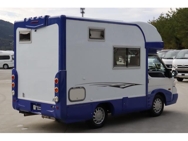 ボンゴトラック キャンパーアシスト　ジョクト　６名乗車　ＦＦヒーター　家庭用エアコン　ソーラーパネル　電子レンジ　マックスファン　１５００Ｗインバーター　ポータブル発電機　サイドオーニング　リチウム＆鉛バッテリー　キャンピングカー　キャブコン（49枚目）
