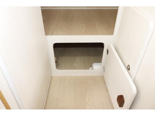 ボンゴトラック キャンパーアシスト　ジョクト　６名乗車　ＦＦヒーター　家庭用エアコン　ソーラーパネル　電子レンジ　マックスファン　１５００Ｗインバーター　ポータブル発電機　サイドオーニング　リチウム＆鉛バッテリー　キャンピングカー　キャブコン（54枚目）