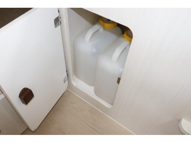 ボンゴトラック キャンパーアシスト　ジョクト　６名乗車　ＦＦヒーター　家庭用エアコン　ソーラーパネル　電子レンジ　マックスファン　１５００Ｗインバーター　ポータブル発電機　サイドオーニング　リチウム＆鉛バッテリー　キャンピングカー　キャブコン（55枚目）