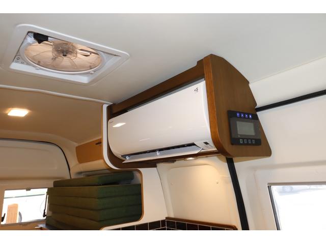 ハイエースバン バーデン　グランデ　カーサホームＥＤ　７名乗車　ツインサブバッテリー　１５００Ｗインバーター　家庭用エアコン　ＦＦヒーター　冷蔵庫　電子レンジ　１９ＴＶ　エアロソーラー　マックスファン　１０Ｖ型ナビ　キャンピングカー　スーパーロング（6枚目）