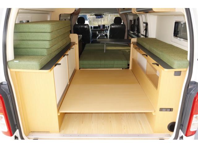 ハイエースバン バーデン　グランデ　カーサホームＥＤ　７名乗車　ツインサブバッテリー　１５００Ｗインバーター　家庭用エアコン　ＦＦヒーター　冷蔵庫　電子レンジ　１９ＴＶ　エアロソーラー　マックスファン　１０Ｖ型ナビ　キャンピングカー　スーパーロング（11枚目）