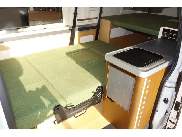 ハイエースバン バーデン　グランデ　カーサホームＥＤ　７名乗車　ツインサブバッテリー　１５００Ｗインバーター　家庭用エアコン　ＦＦヒーター　冷蔵庫　電子レンジ　１９ＴＶ　エアロソーラー　マックスファン　１０Ｖ型ナビ　キャンピングカー　スーパーロング（46枚目）