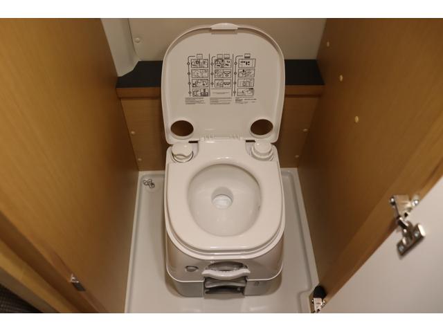 �t�W�J�[�Y�W���p���͊C�O�x�X�A�������Y�H����܂ޑS���W�J���鑍���J�[�f�B�[���[�ł��B