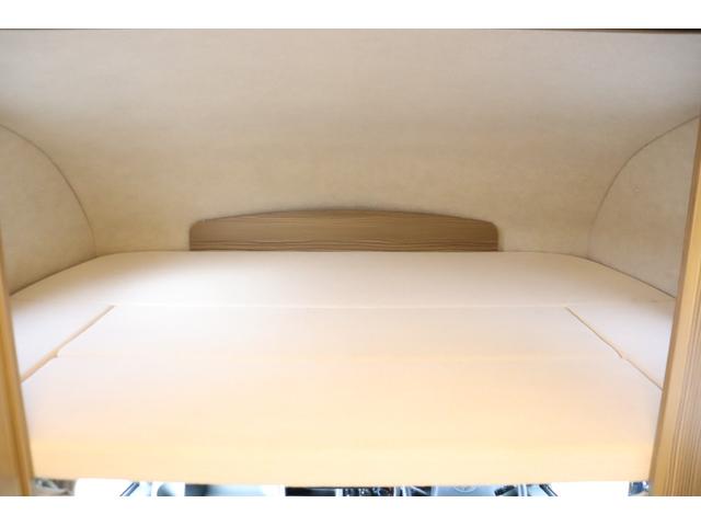 カムロード バンテック　ジルノーブル　４ＷＤ　乗車６名　就寝４名　２．８　ディーゼルターボ　リチウムイオンバッテリー４００ａｈ　インバーター２０００Ｗ　フレキシブルソーラー４枚　温水ボイラー　家庭用エアコン　ＦＦヒーター　マックスファン（18枚目）