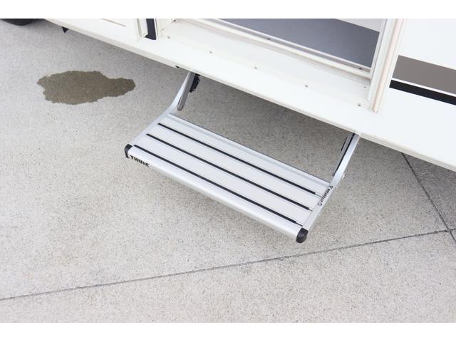 カムロード バンテック　ジルノーブル　４ＷＤ　乗車６名　就寝４名　２．８　ディーゼルターボ　リチウムイオンバッテリー４００ａｈ　インバーター２０００Ｗ　フレキシブルソーラー４枚　温水ボイラー　家庭用エアコン　ＦＦヒーター　マックスファン（28枚目）