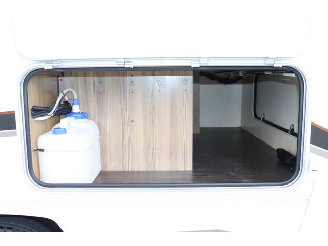 カムロード バンテック　ジルノーブル　４ＷＤ　乗車６名　就寝４名　２．８　ディーゼルターボ　リチウムイオンバッテリー４００ａｈ　インバーター２０００Ｗ　フレキシブルソーラー４枚　温水ボイラー　家庭用エアコン　ＦＦヒーター　マックスファン（29枚目）