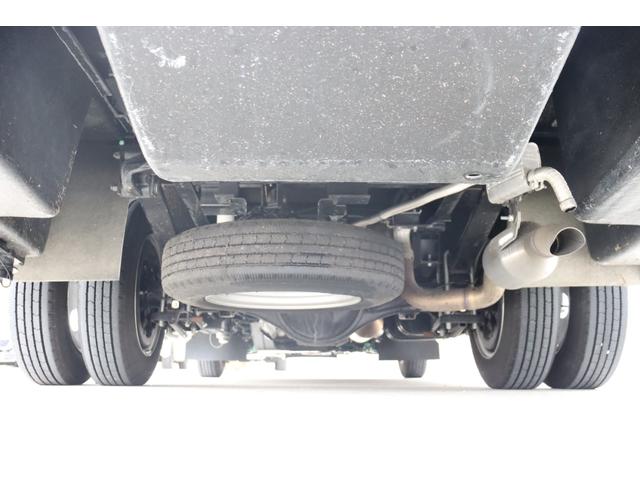 カムロード バンテック　ジルノーブル　４ＷＤ　乗車６名　就寝４名　２．８　ディーゼルターボ　リチウムイオンバッテリー４００ａｈ　インバーター２０００Ｗ　フレキシブルソーラー４枚　温水ボイラー　家庭用エアコン　ＦＦヒーター　マックスファン（32枚目）